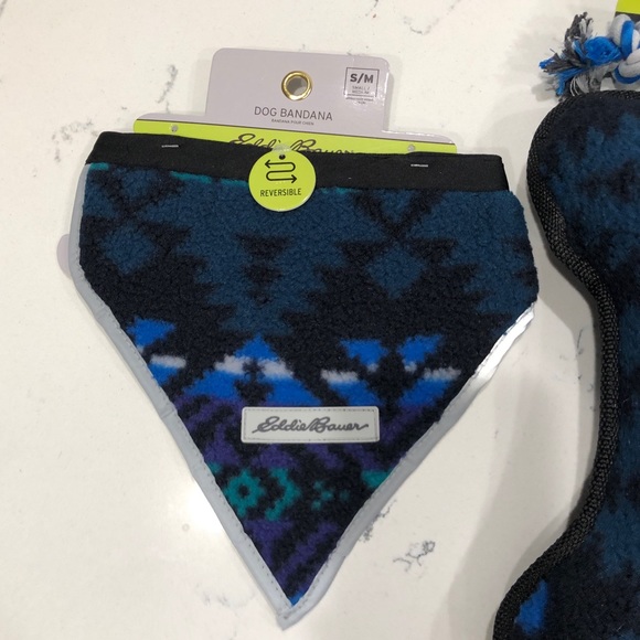 BNWT Eddie Bauer Dog Bone Toy and Bandana set - Picture 4 of 10